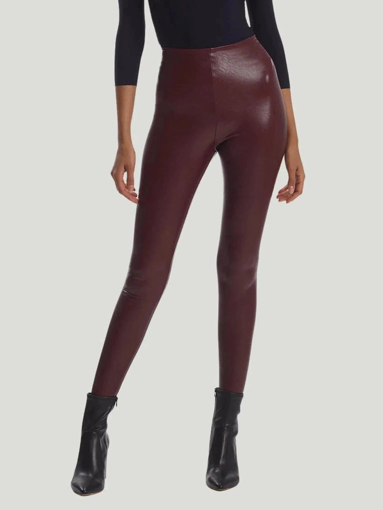 COMMANDO CONTROL FAUX PATENT LEATHER LEGGINGS IN BURGUNDY  Outfits with  leggings, Leather leggings outfit, Patent leather leggings