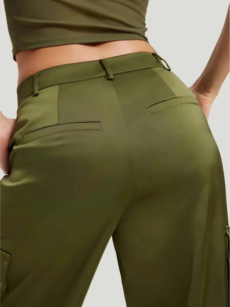 GOOD AMERICAN Washed Satin Cargo Pants