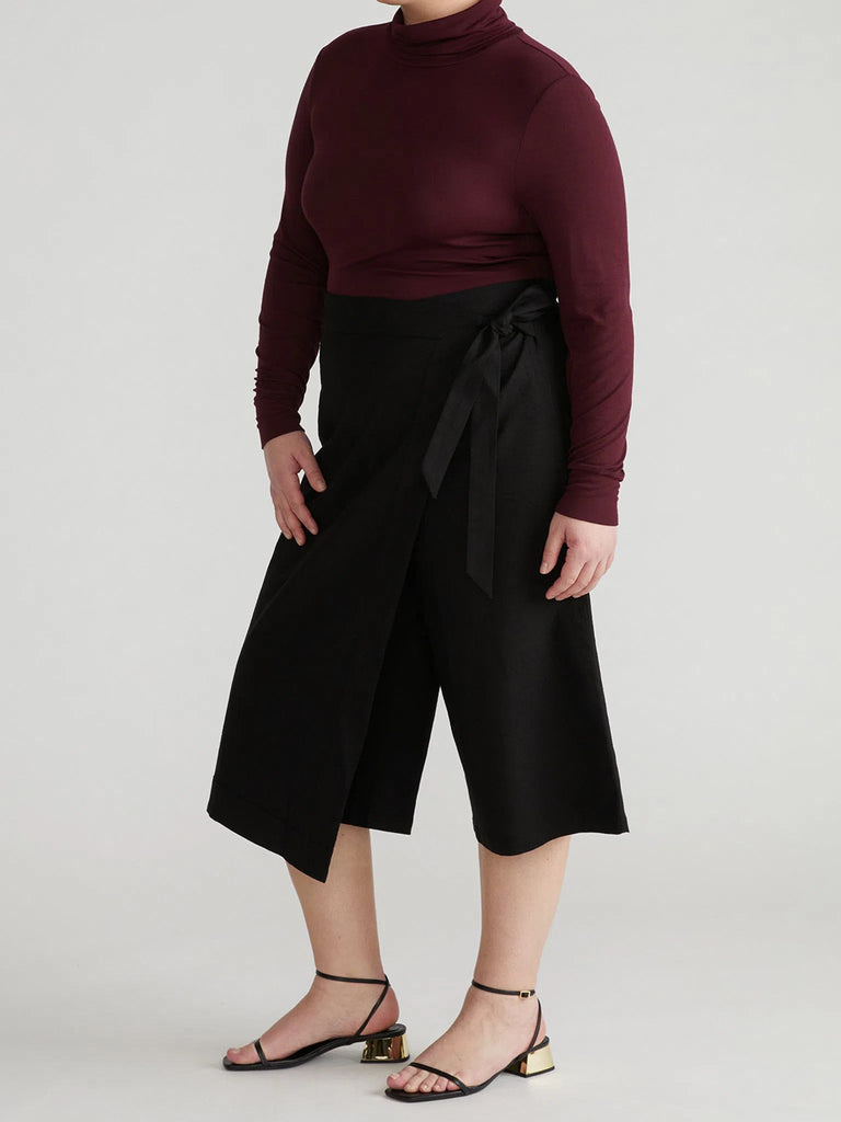 Universal Standard Villa Linen Wrap Culottes